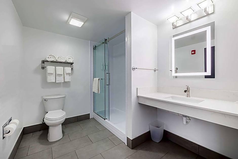 Oakfield Hotel & Suites, Ascend Hotel Collection