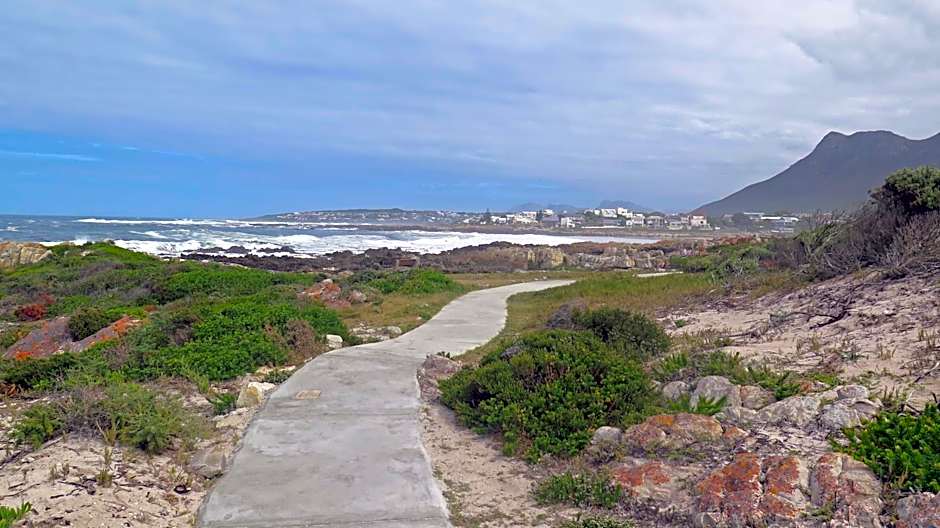 138 Marine Beachfront Guesthouse