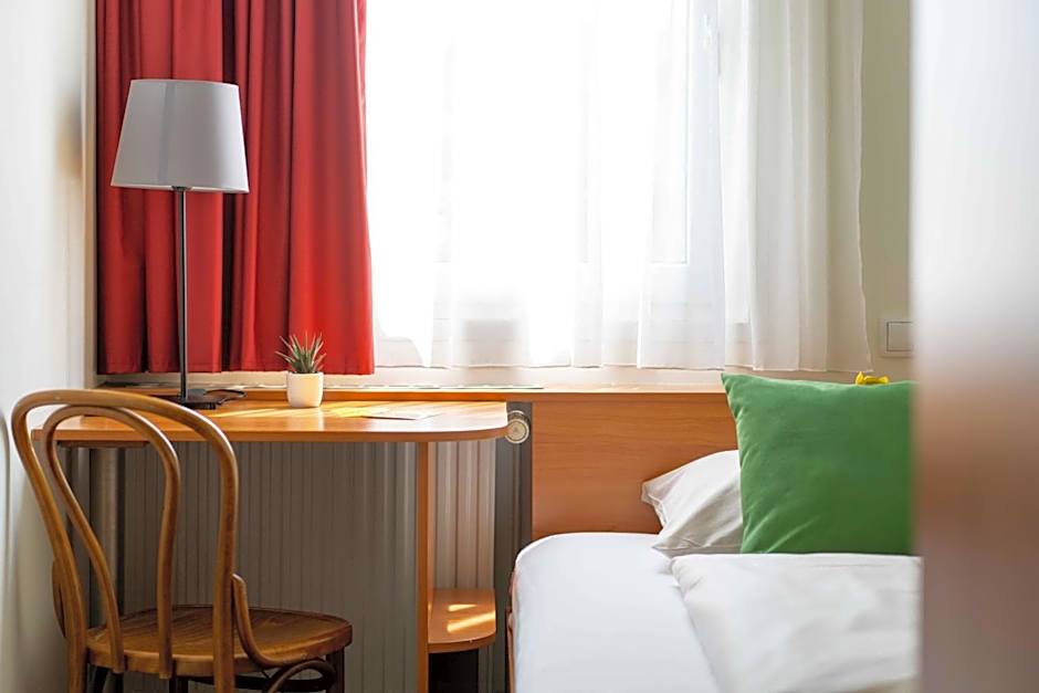 SLEEEP Hotel Sattledt