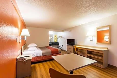 1 King Bed Mobility Accessible Room Non-Smoking