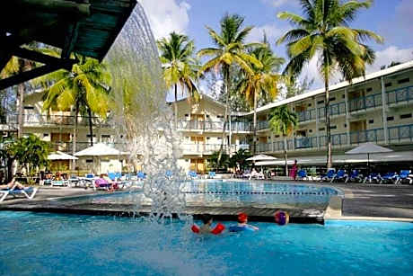 Studio dans Résidence Hotelière aux 3ilets Pointe du bout Résidence la Marina Carayou