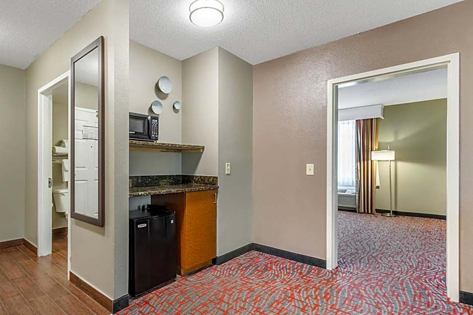 Comfort Inn & Suites North Charleston - Northwoods