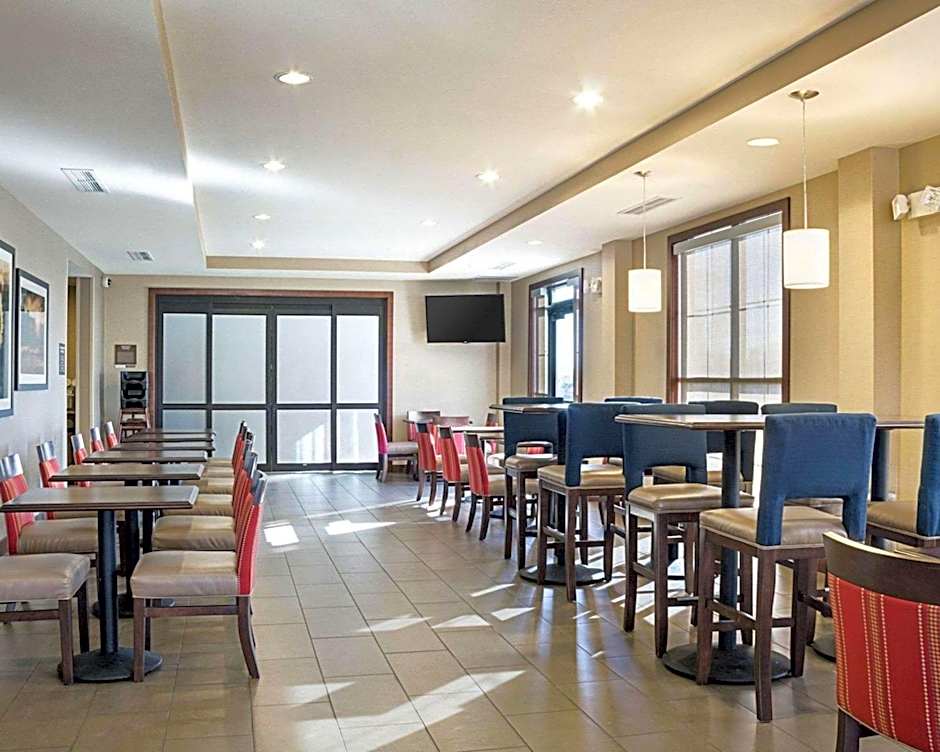 Comfort Suites Fargo Medical Center