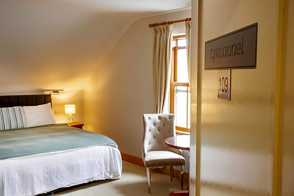 The Waters Edge Hotel