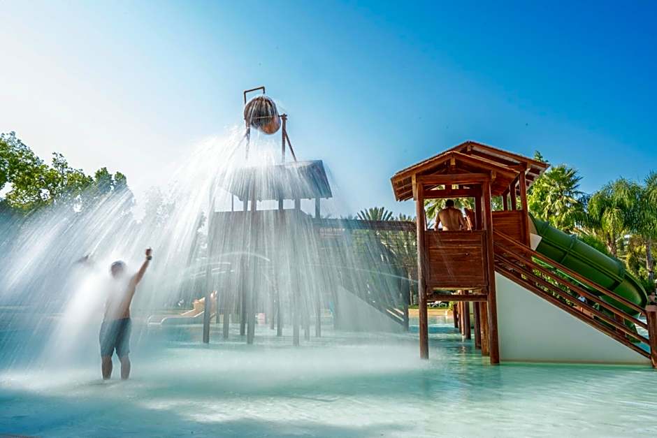Oasis lodges