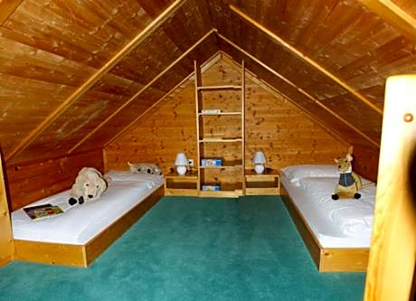 Deluxe Family Suite