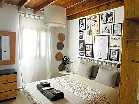 Double Room with Shared Bathroom