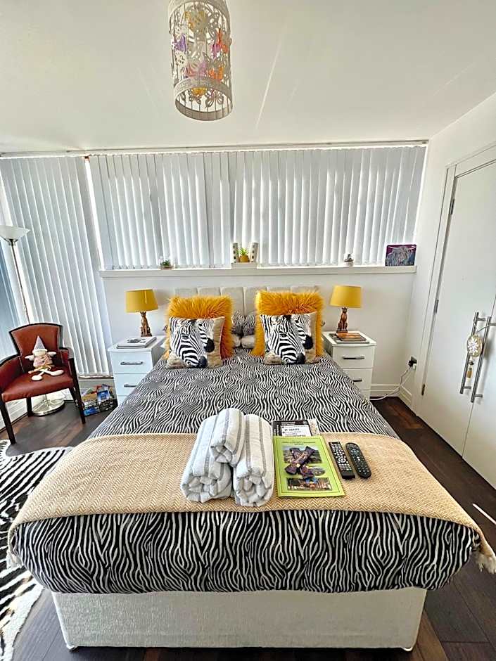 James Clow Bed & Breakfast & Apartments