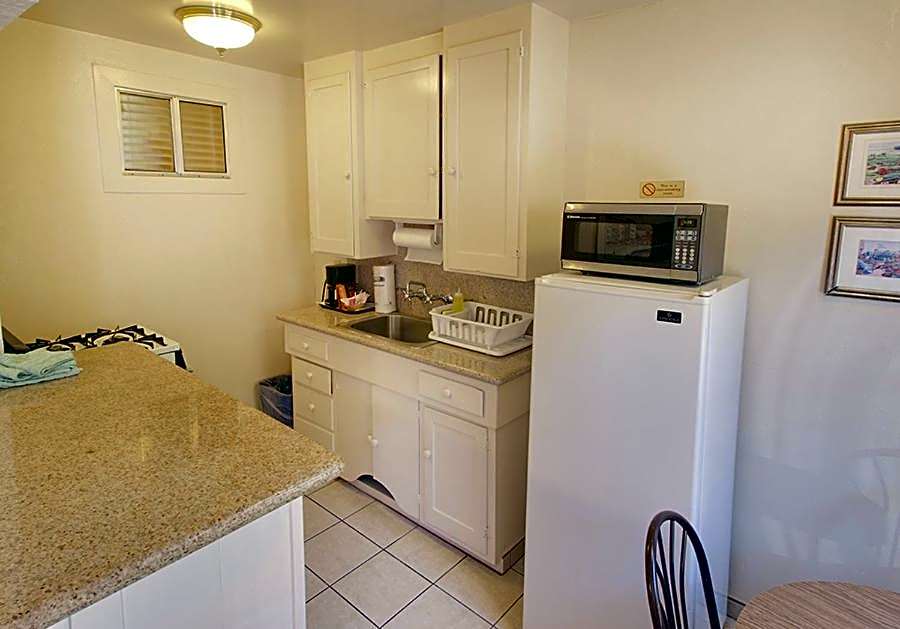 Capitola Venetian Hotel