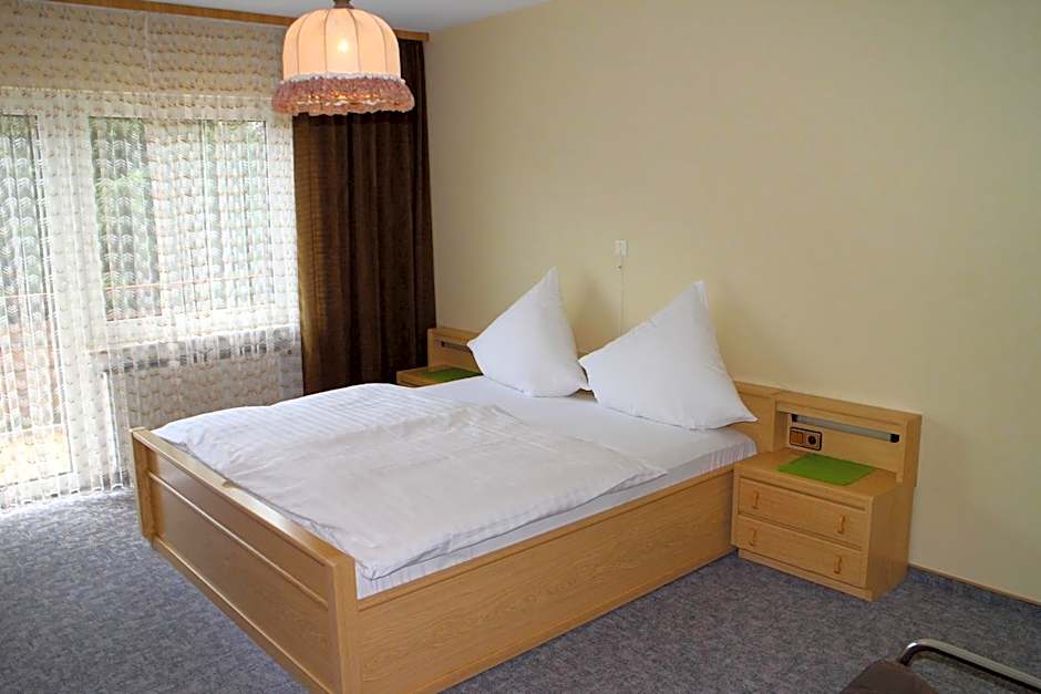 Photo 1 of 6 of Double Room