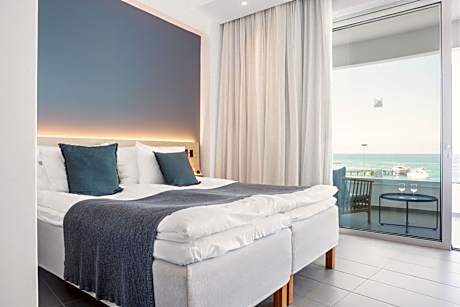 Standard Twin Room with Sea View