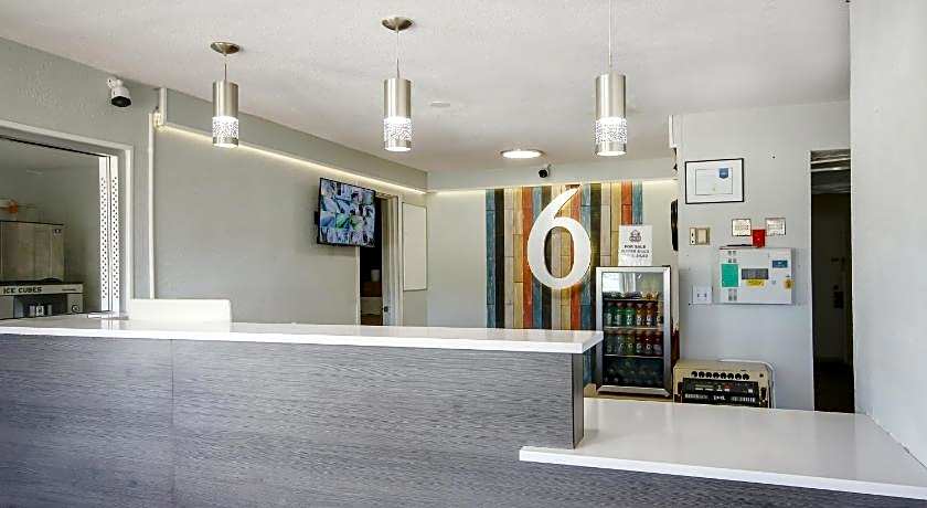 Motel 6 Topeka, KS - Northwest