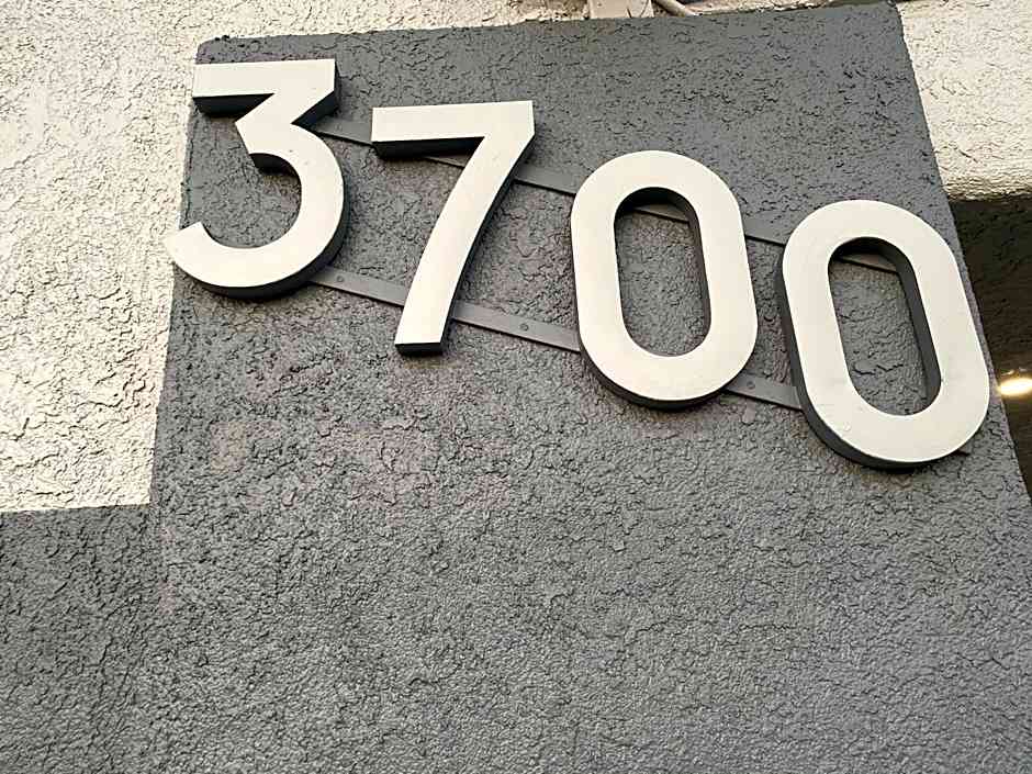 Golden West Manor Motel