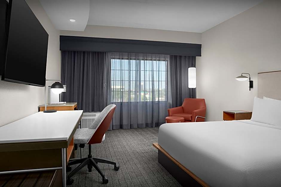 Courtyard by Marriott Pensacola Downtown