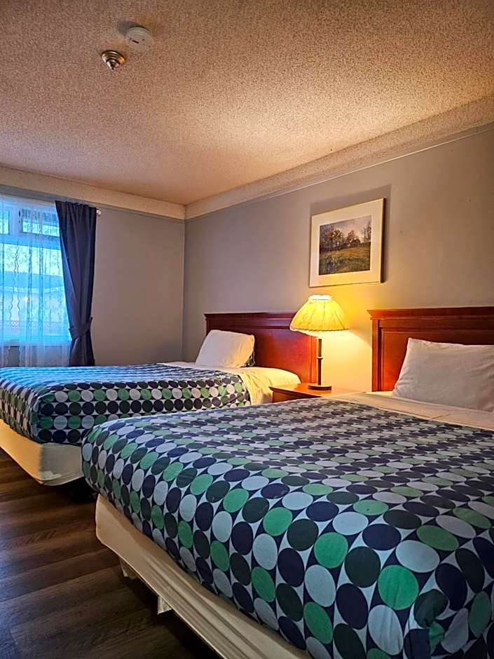 Moosomin Country Squire Inn
