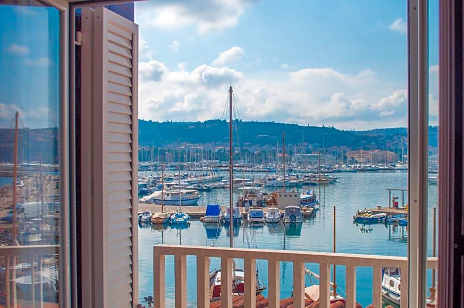 Hotel Marina