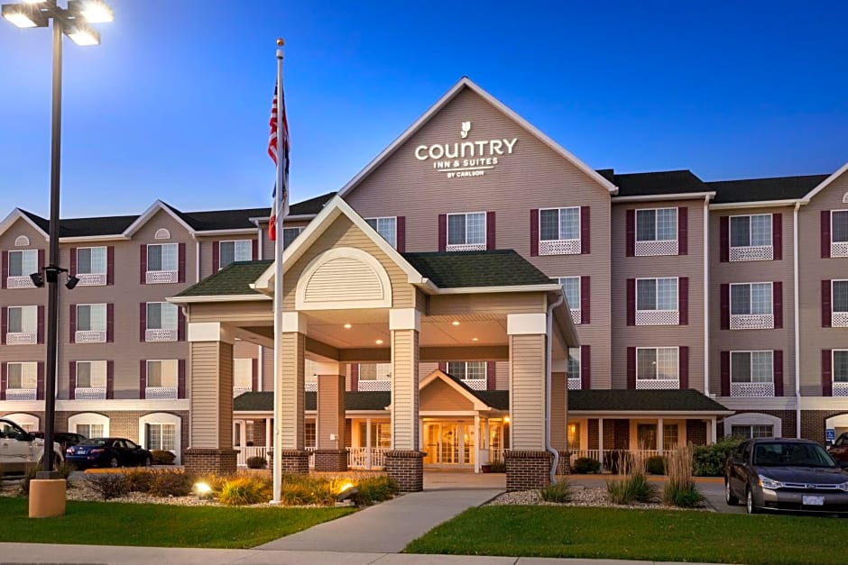 Country Inn & Suites By Radisson, Northwood, IA