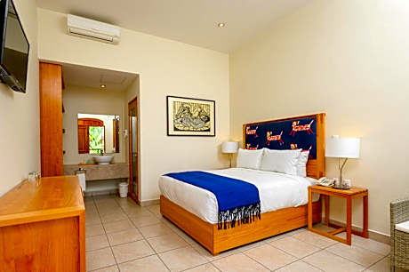 Standard Queen Room