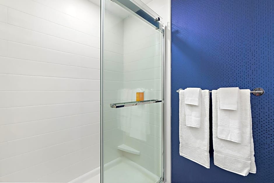 Holiday Inn Express Kansas City North Parkville By IHG