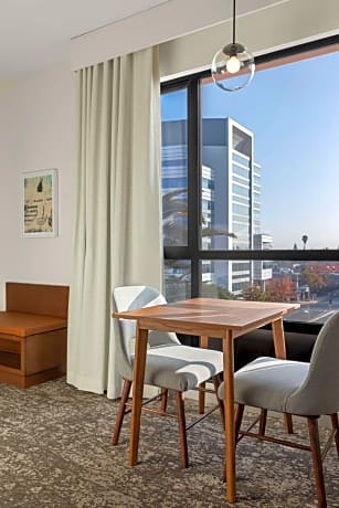 Spacious Corner Room