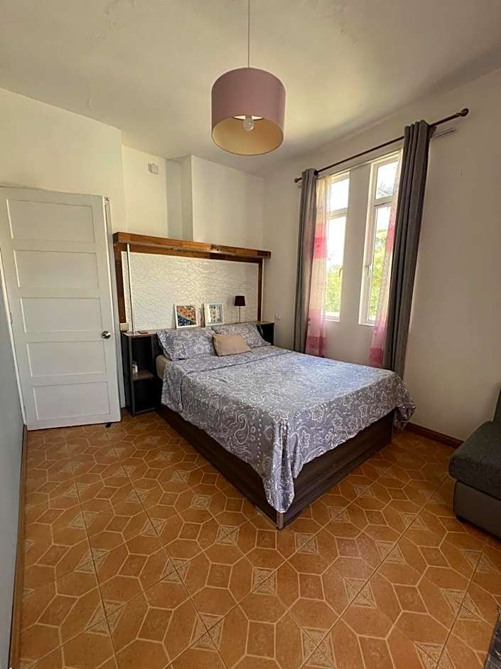 Cosy Home Mt Choisy 5 mins walk to the beach!