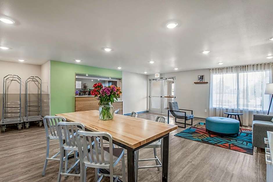 WoodSpring Suites Chicago Midway