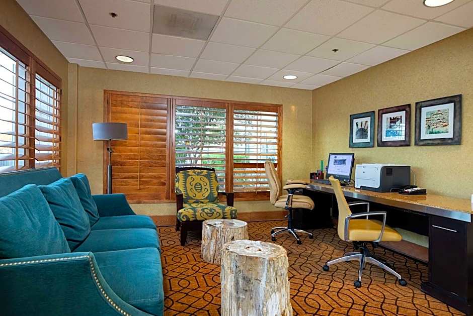 Hampton Inn By Hilton And Suites Austin-Airport
