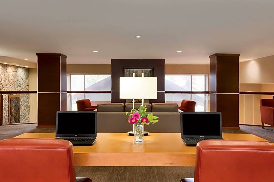 Four Points By Sheraton Victoria Gateway