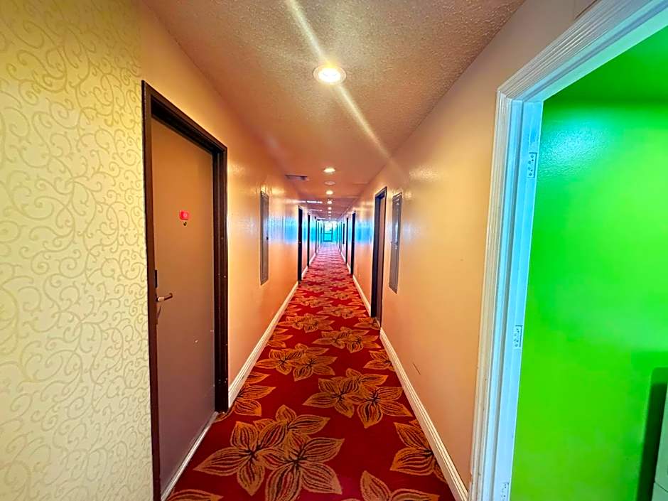 Hotel Pacific Garden near LAX and Sofi stadium