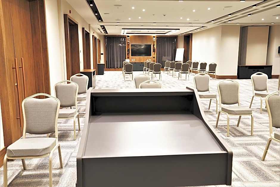 Limak Skopje Luxury Hotel