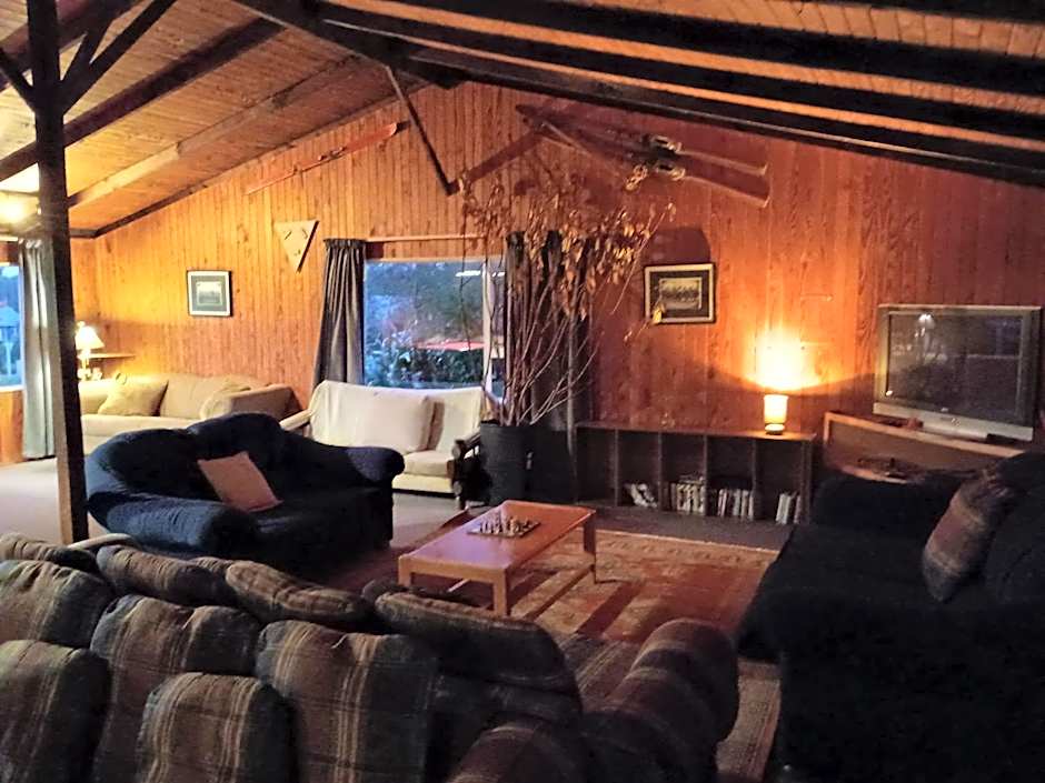 Howard's Mountain Lodge