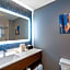 La Quinta Inn & Suites by Wyndham Louisville East