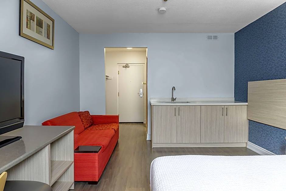 Motel 6 Niagara Falls, ON Near the Falls