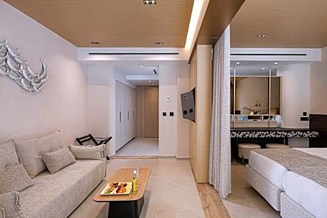 Junior Suite Swim-up