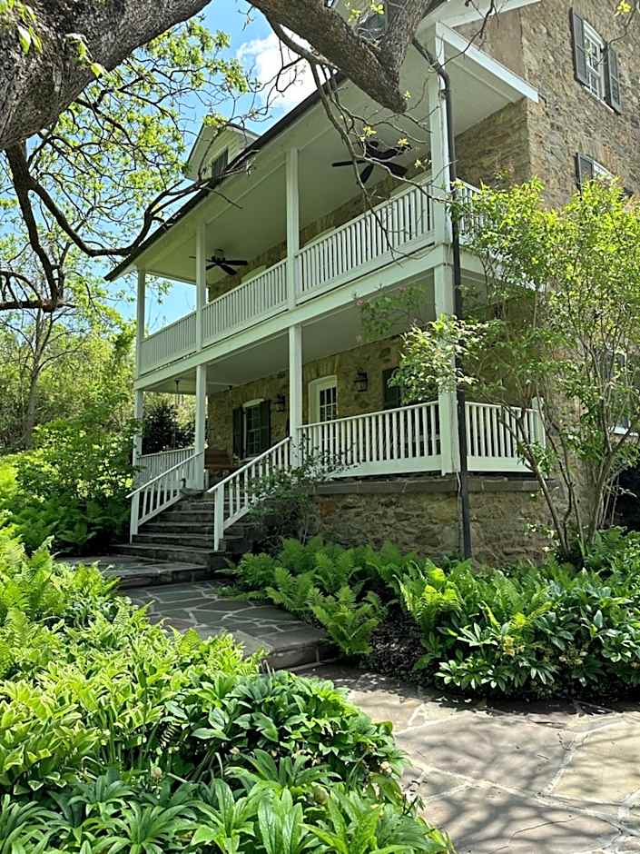 Goodstone Inn & Restaurant