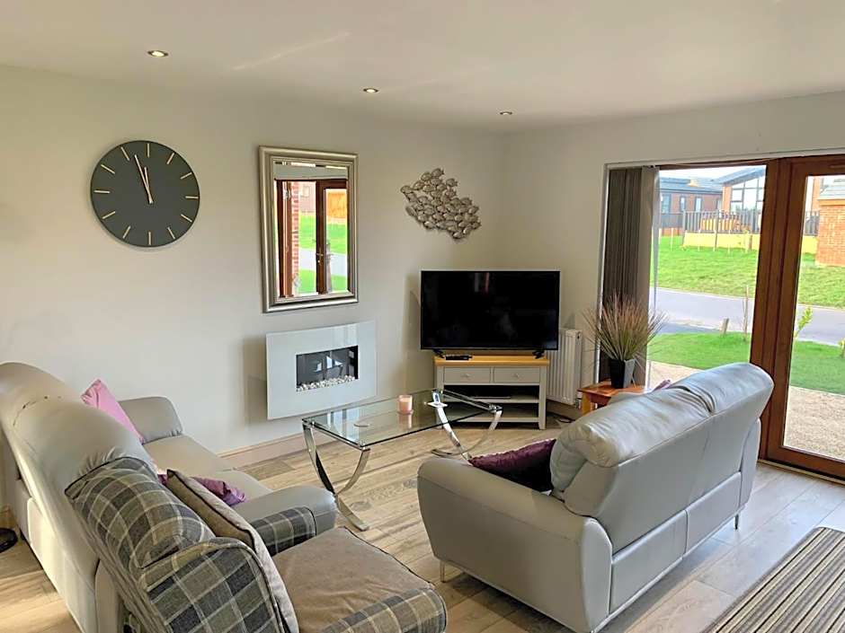 31 Cherry East Riding of Yorkshire Hot Tub & Fishing