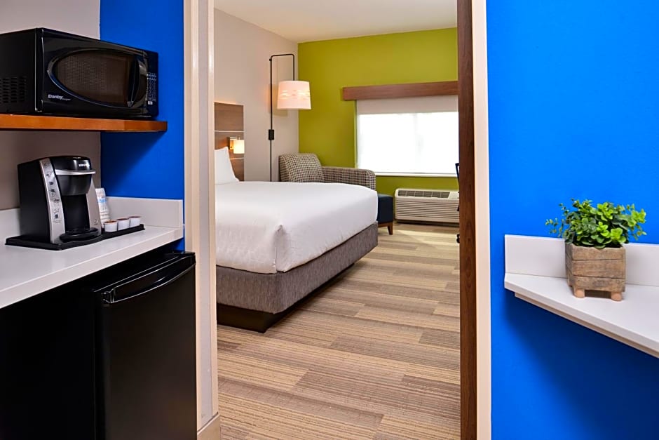 Holiday Inn Express & Suites West Melbourne