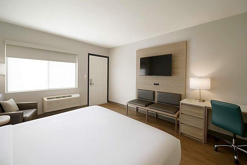 Travelodge by Wyndham LAX South