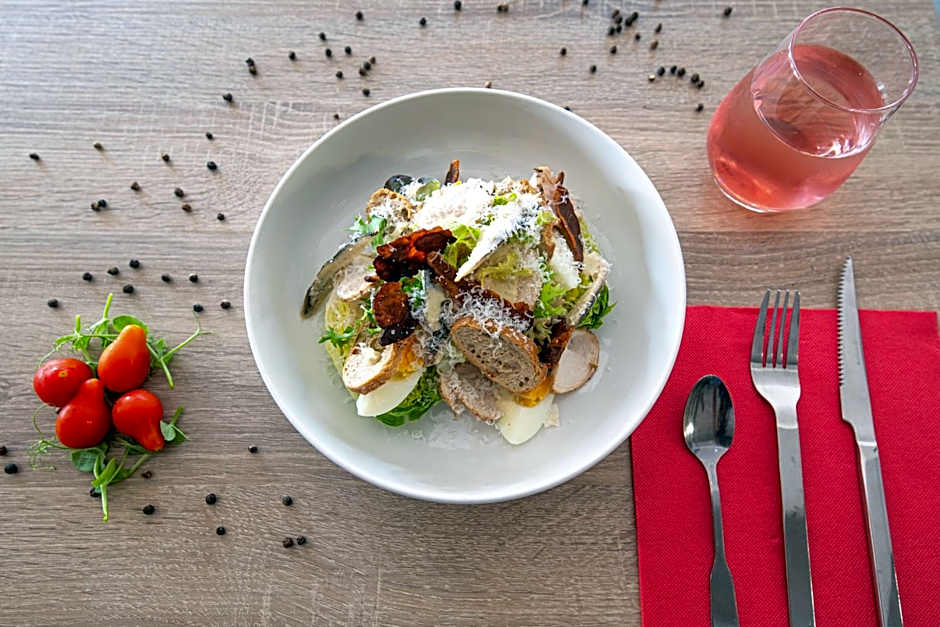 Atoll Hotel Logis Angers, Beaucouzé