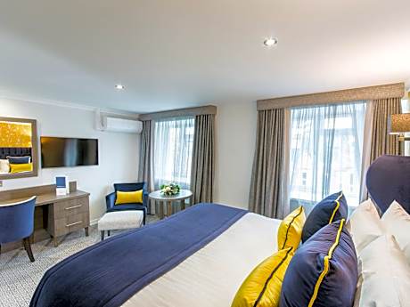 Superior Double or Twin Room with Air Conditioning