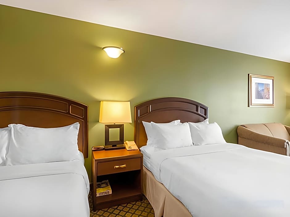 Clarion Hotel & Conference Center Sherwood Park