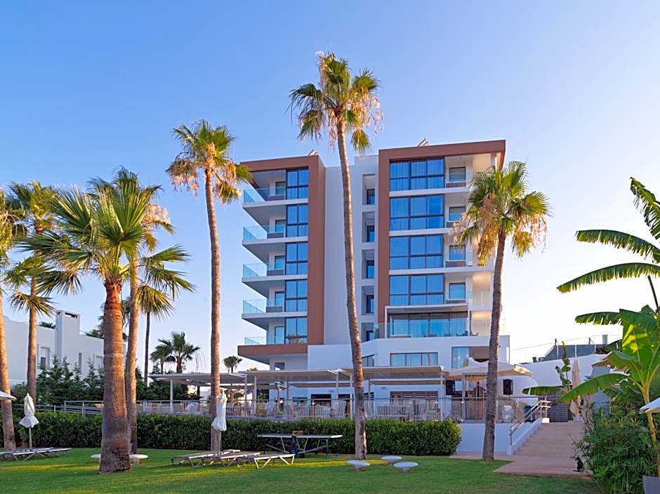 Leonardo Crystal Cove Hotel & Spa - Adults only