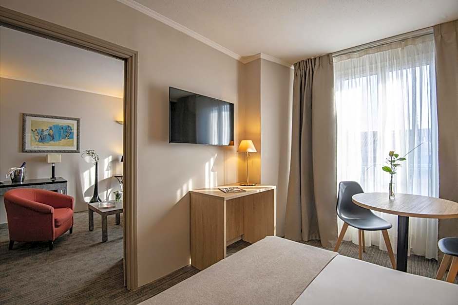 Le Cetai Cannes Beach Hotel