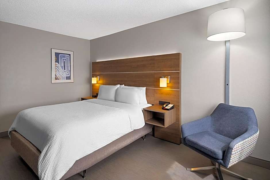 Holiday Inn Express Sheboygan-Kohler / I-43 By IHG
