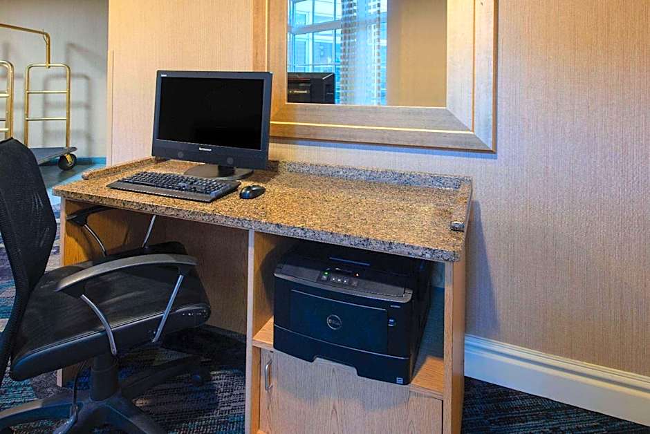 La Quinta Inn & Suites by Wyndham Tampa Brandon Regency Park