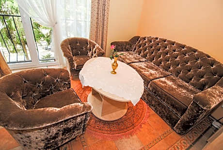 One-Bedroom Apartment with Balcony