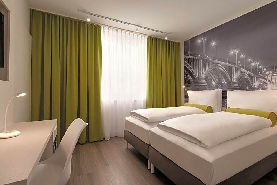 Super 8 by Wyndham Mainz Zollhafen
