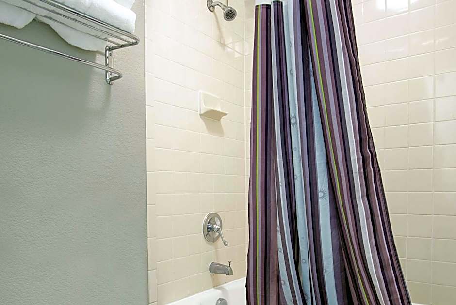 La Quinta Inn & Suites by Wyndham West Palm Beach - Florida Turn