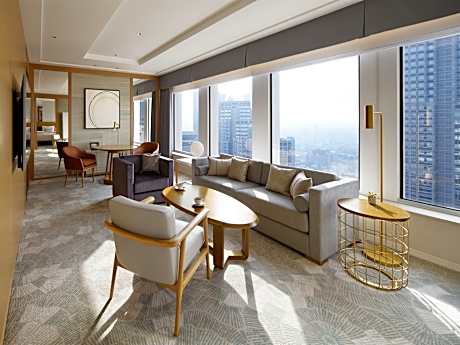 Premier Grand Family Suite - Non-Smoking