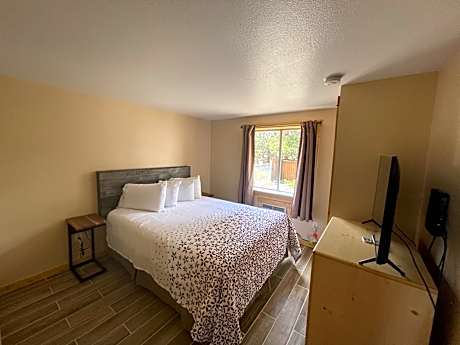 Two-Bedroom Cottage - Non Pet Friendly